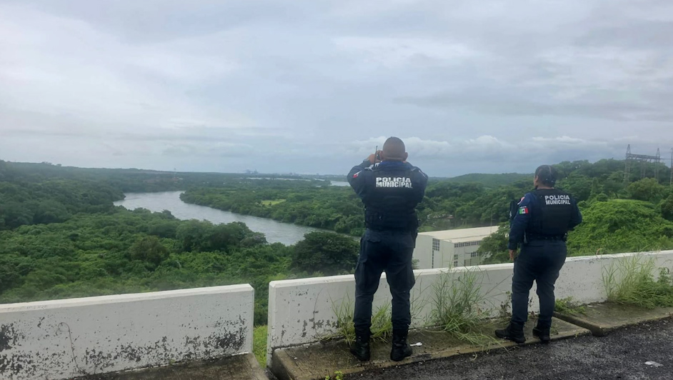 Huracán ‘Priscila’ alerta a Ejército Mexicano y Protección Civil en Michoacán