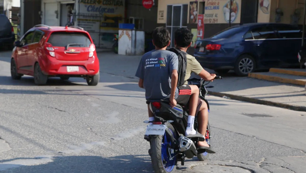 Motociclistas circulan sin placas y protección elemental en la zona sur de Tamaulipas. (Yazmín Sánchez)