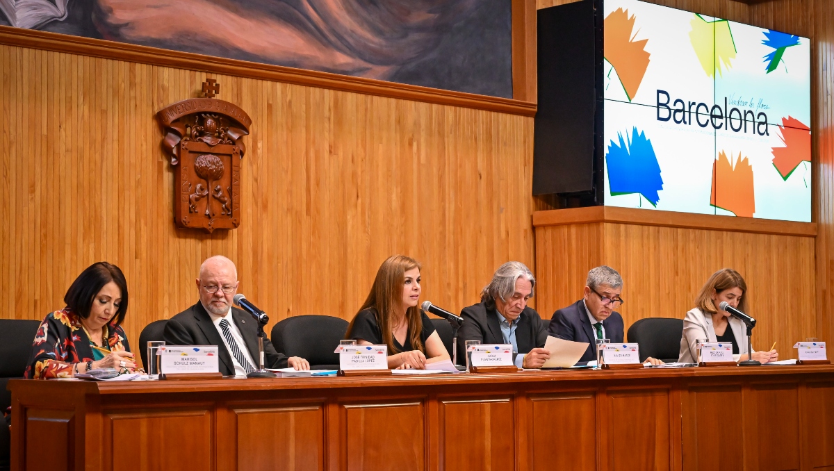 La rectora de la Universidad de Guadalajara, Karla Planter, presidió el evento (Foto: Cortesía)
