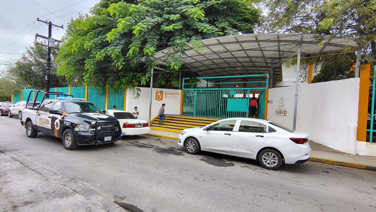 A los alumnos se les pidió permanecer en sus salones y las clases continuaron de manera ordinaria. Agustín Martínez