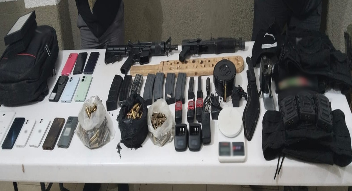 Autoridades aseguran armamento tras un cateo en Edomex. | SSPC