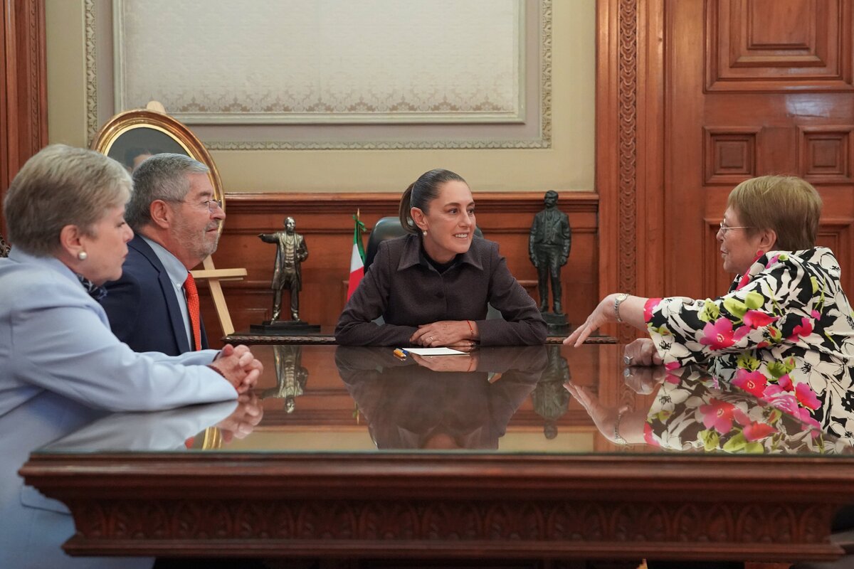 Claudia Sheinbaum y Michelle Bachelet dialogaron sobre bienestar en Palacio Nacional. | Especial