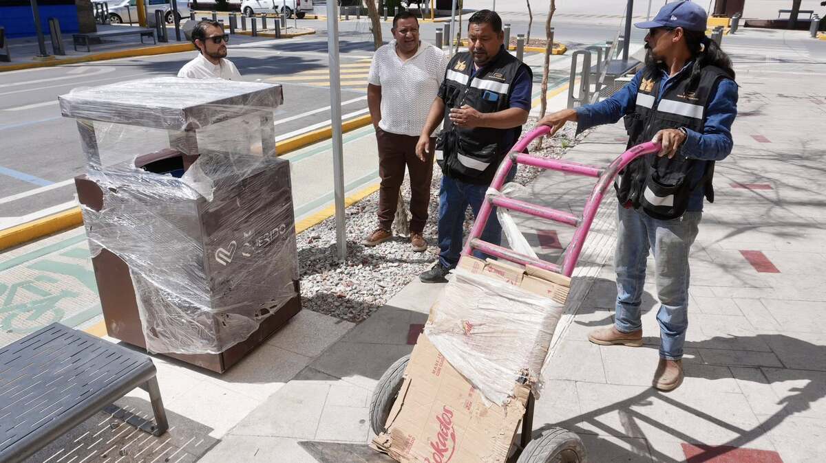 Nuevos contenedores de basura en Centro de Torreón. | Servicios Públicos Torreón