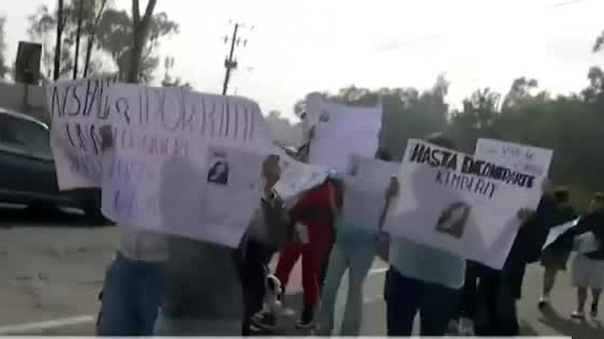 Estudiantes del CCH Naucalpan cierran vialidad tras desaparición de compañera