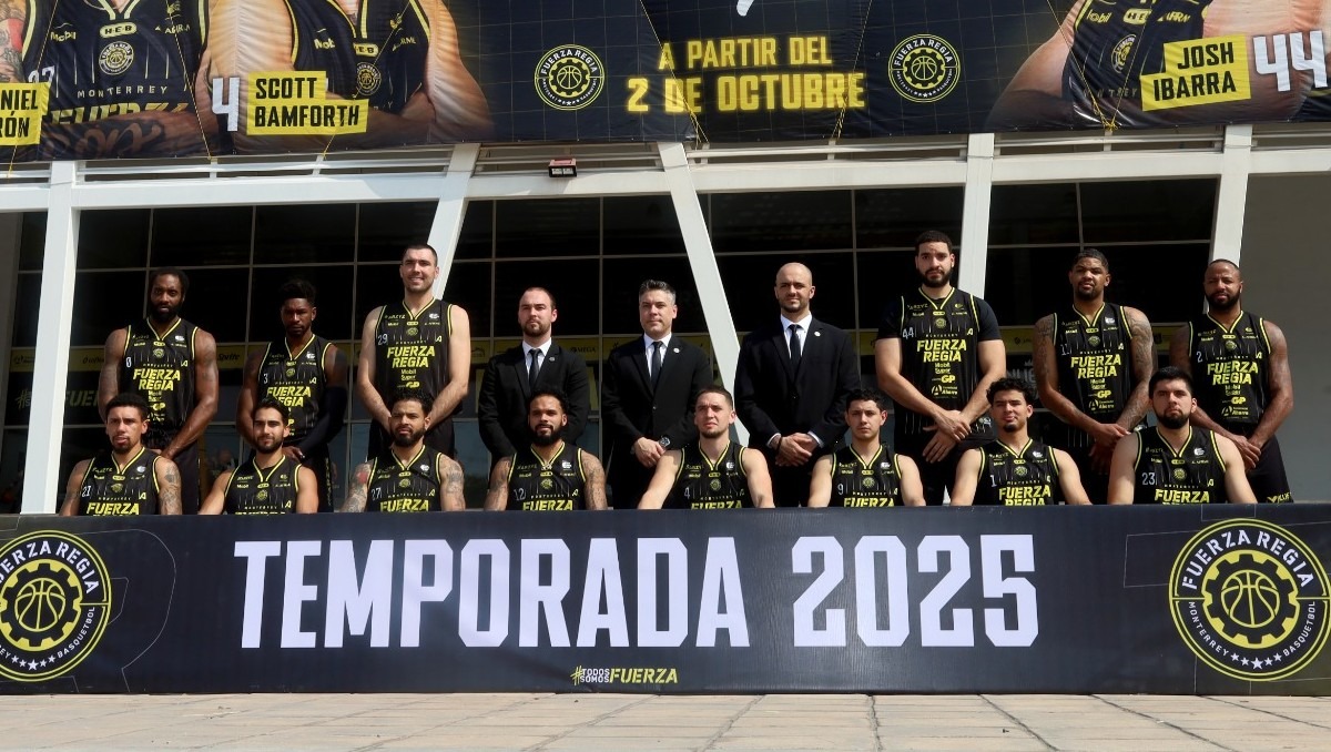Fuerza Regia listo para la Semifinal de Zona y se toma la foto oficial (Roberto Alanís)