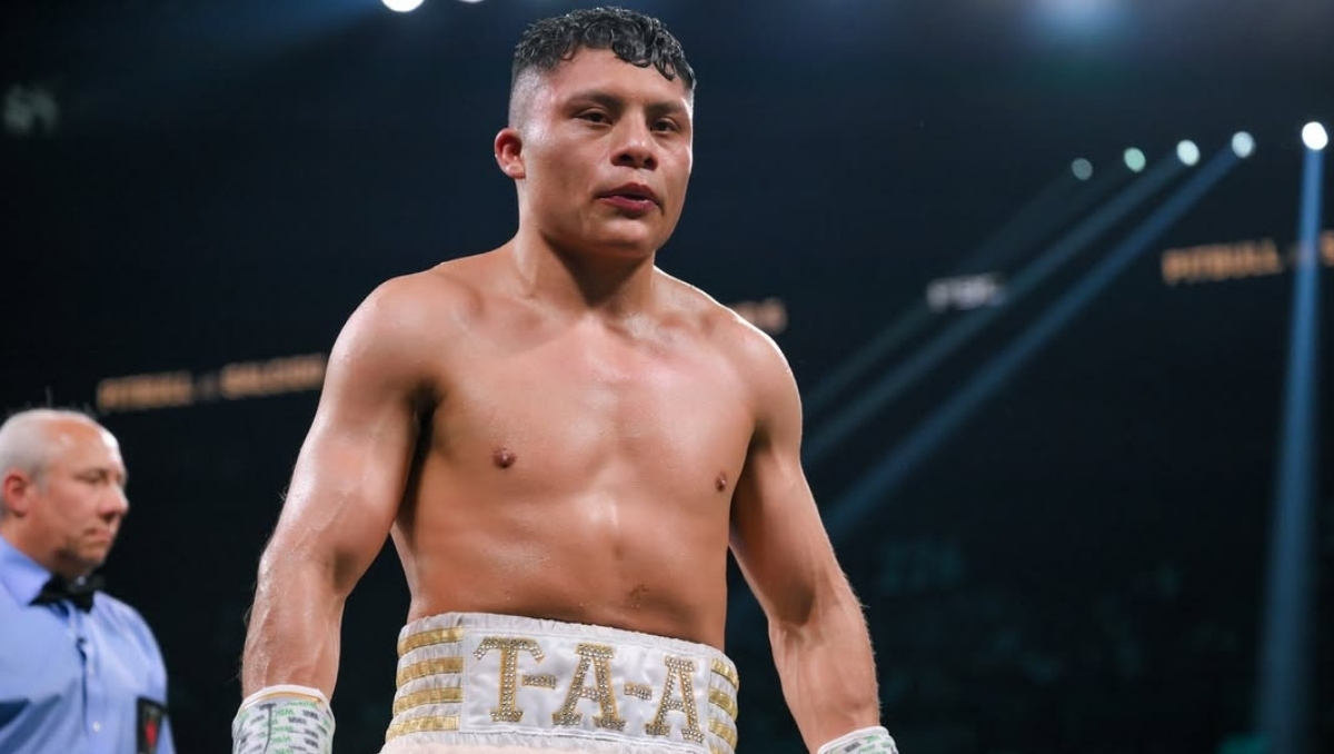 Isaac 'Pitbull' Cruz recibe el cinturón Guerrero Azteca (Instagram @mikaelona)
