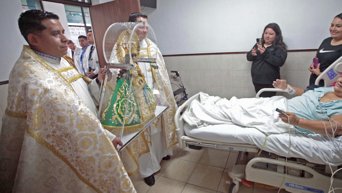 Pacientes fueron reconfortados por la presencia de la Virgen de Zapopan (Fernando Carranza)