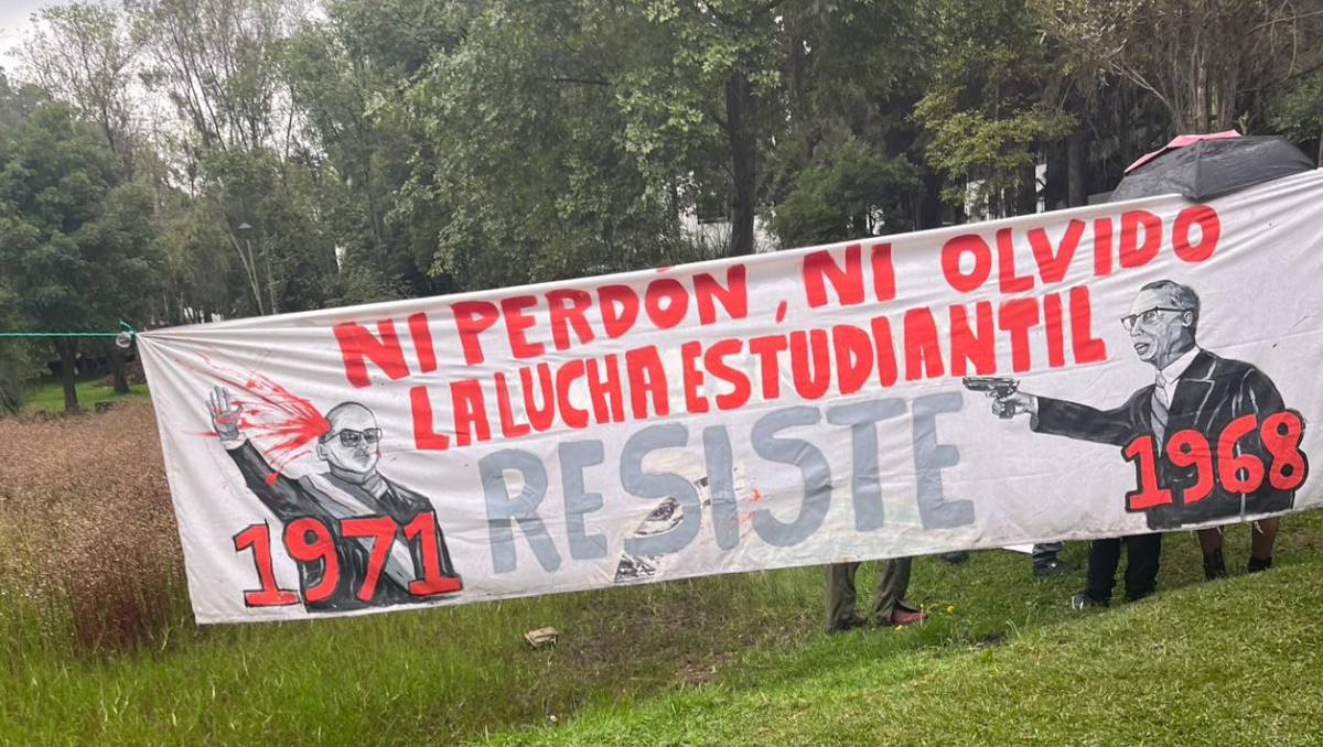 Alumnos de la UAEMéx realizaron el evento “2.43 no se olvida” para apoyar a la familia del normalista Julio César Mondragón. Foto: Bernardo Jasso