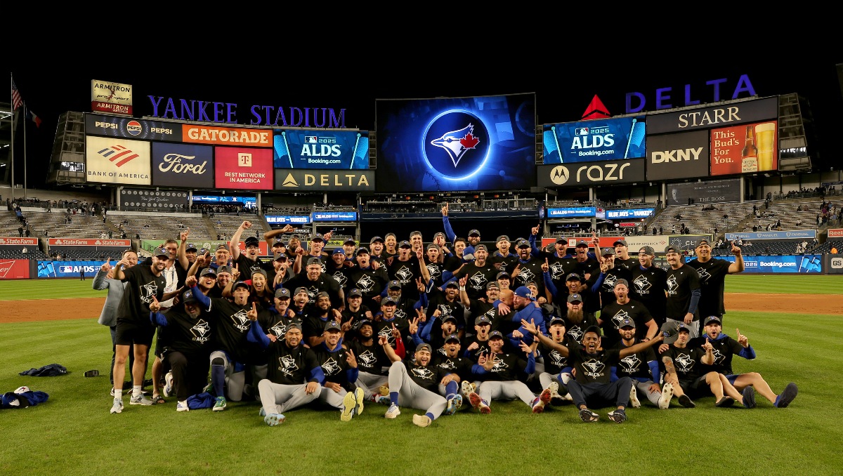 Blue Jays terminan el trabajo y eliminan a Yankees para avanzar a la Serie de Campeonato (Reuters)