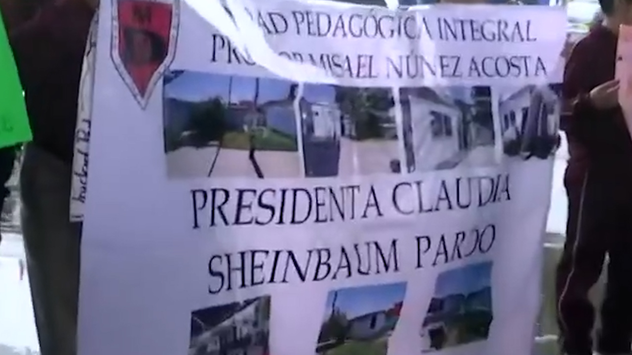 CNTE bloquea Vía Morelos en Ecatepec; exigen mejoras laborales