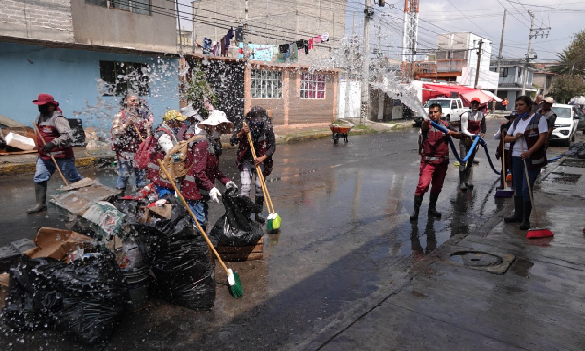 Gobierno de Nezahualcóyotl continúa brindando apoyo a afectados por inundaciones. Foto: (Cuartoscuro)