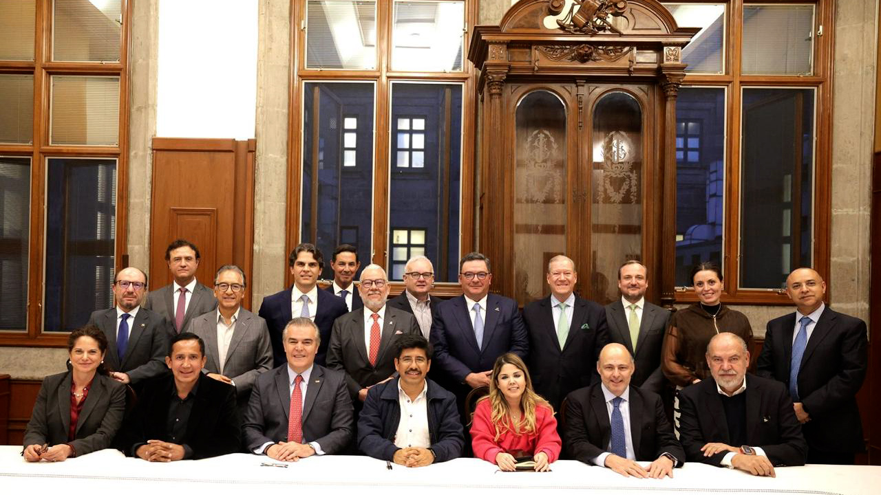Hugo Aguilar Ortiz se reúne con integrantes del Consejo Coordinador Empresarial