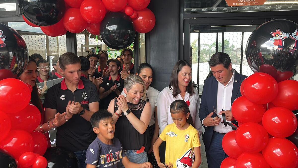Inauguración de la Biblioteca Ambulante Colmena San Juan de Ocotán. (Alberto Ávalos)