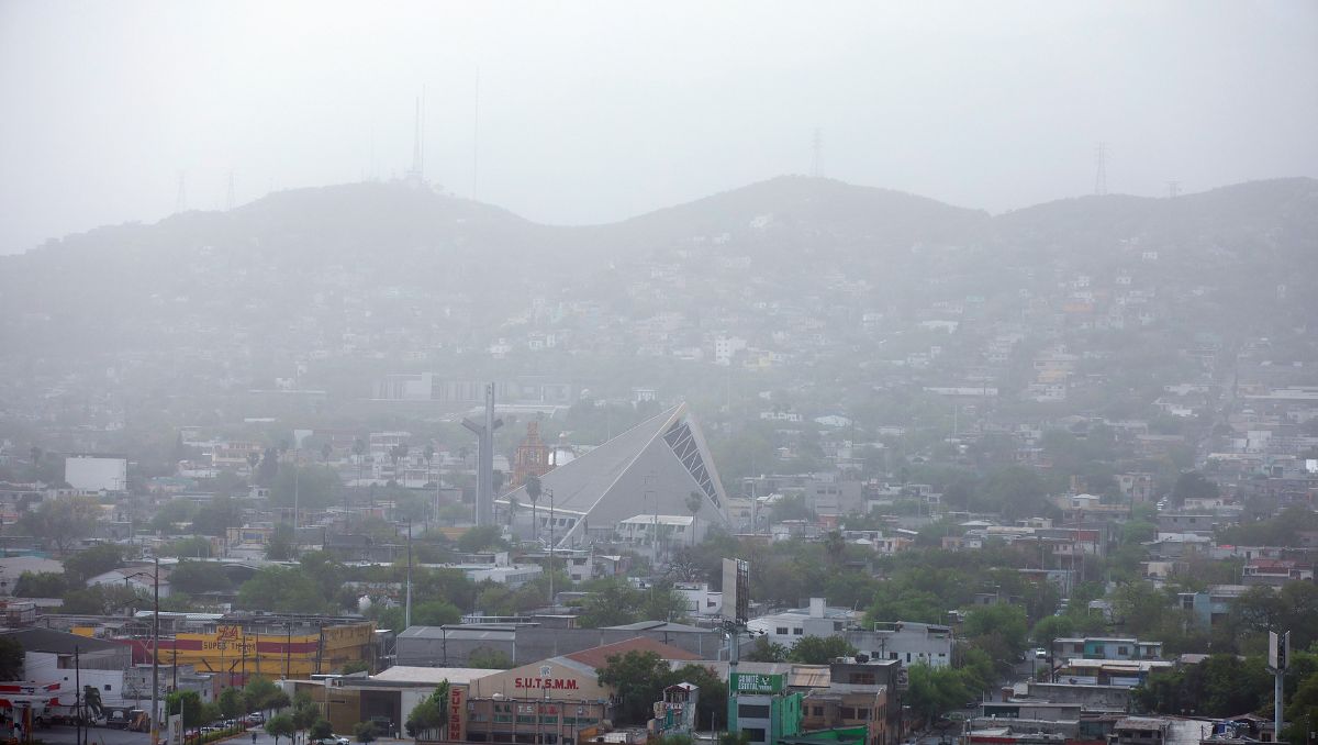 Inspeccionan día con día a toda la industria de Nuevo León con 500 policías ambientales | Jorge López