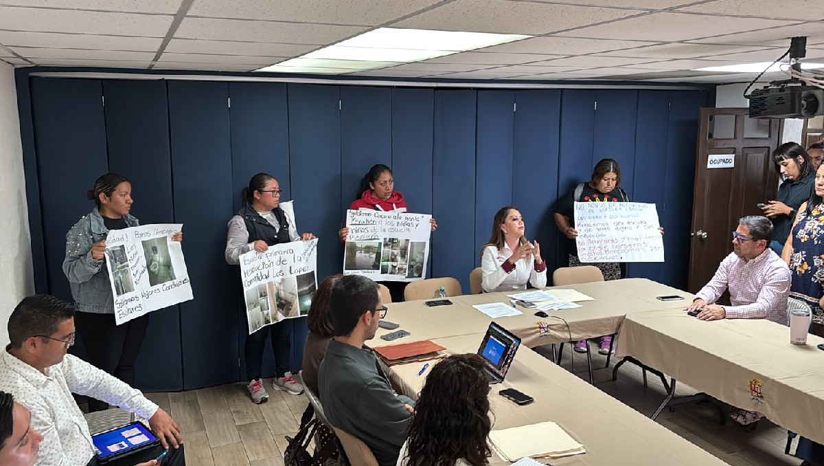 León: madres exigen mejoras en primaria Revolución de Los López | Especial