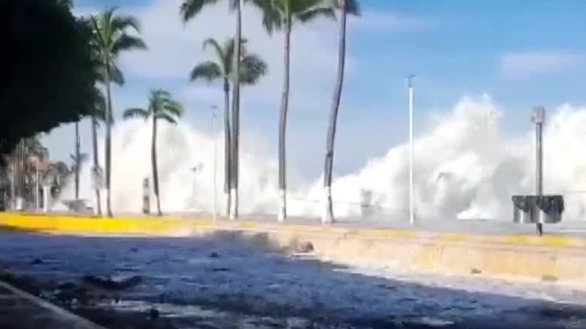Priscilla se degrada a tormenta tropical. El SMN alerta por lluvias intensas en Baja California Sur