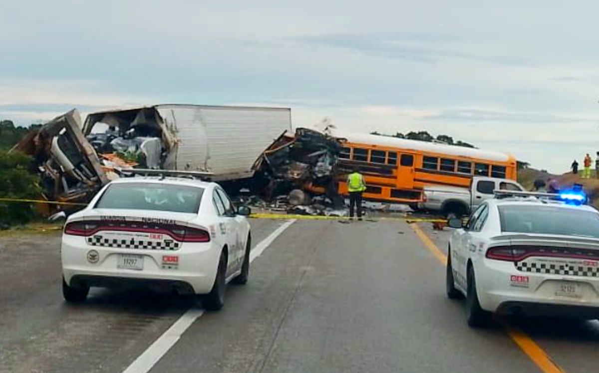 Accidente múltiple en carretera González–Victoria deja un muerto