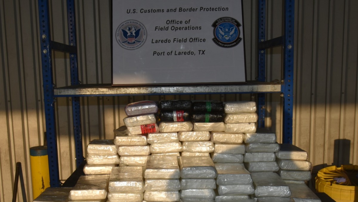 Decomisan droga en puente 3 “Del Comercio Mundial”.