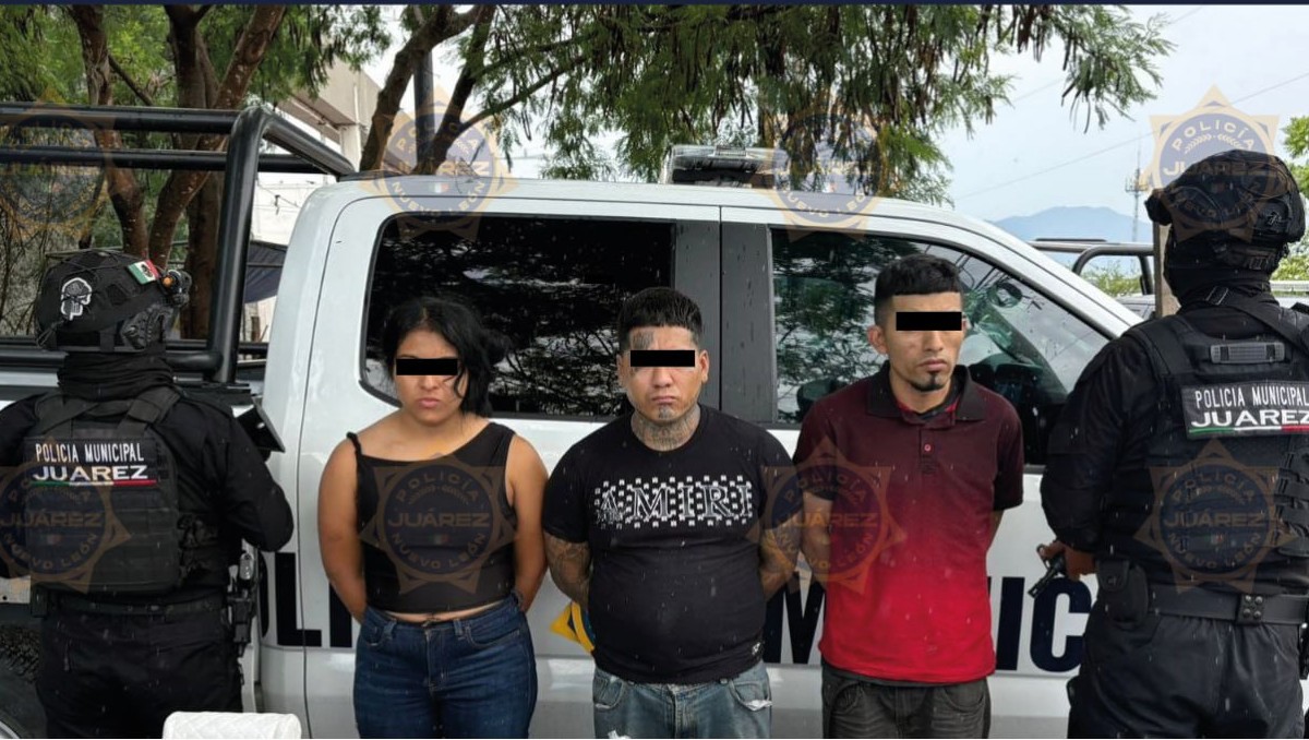 A los detenidos les encontraron cristal, cocaína en piedra, mariguana y básculas grameras. Foto: Especial