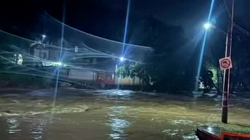 Intensas lluvias provocan deslaves y suspensión de clases en Querétaro