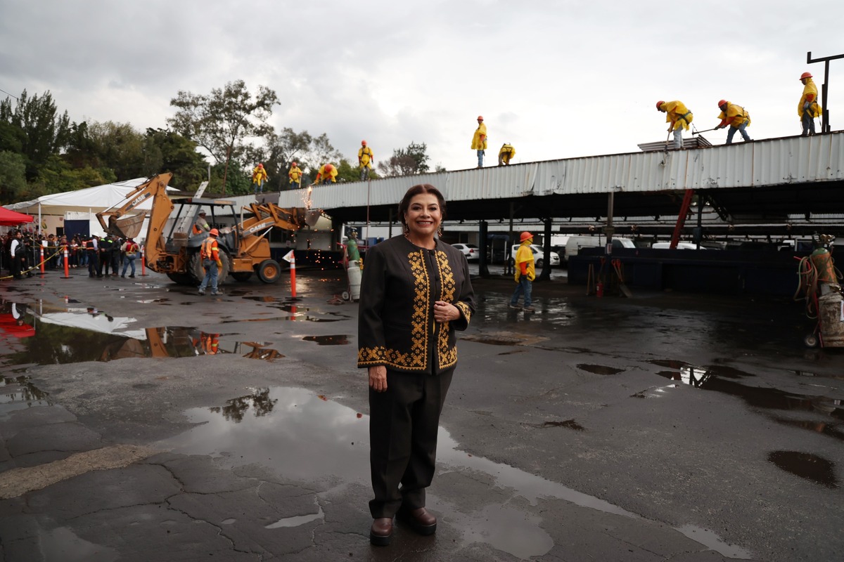 La jefa de Gobierno reconoció a los elementos de seguridad. (Foto: @ClaraBrugadaM)