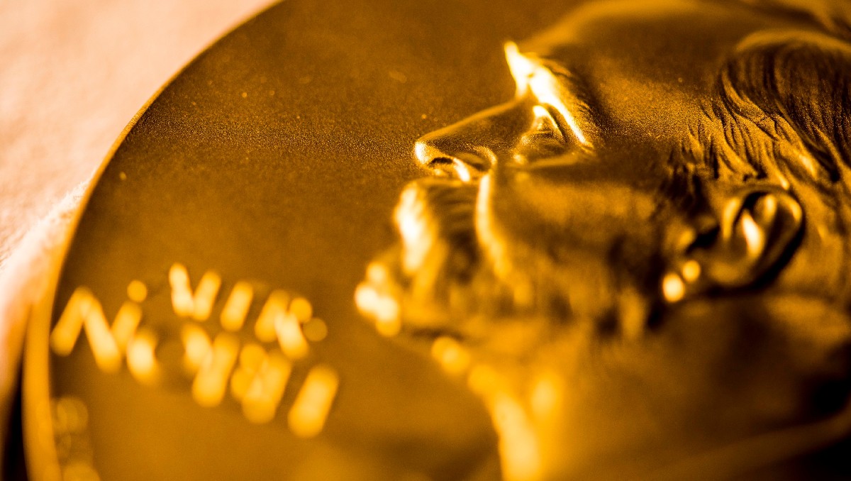Nobel de Literatura 2025 sorprende al mundo: reacciones virales