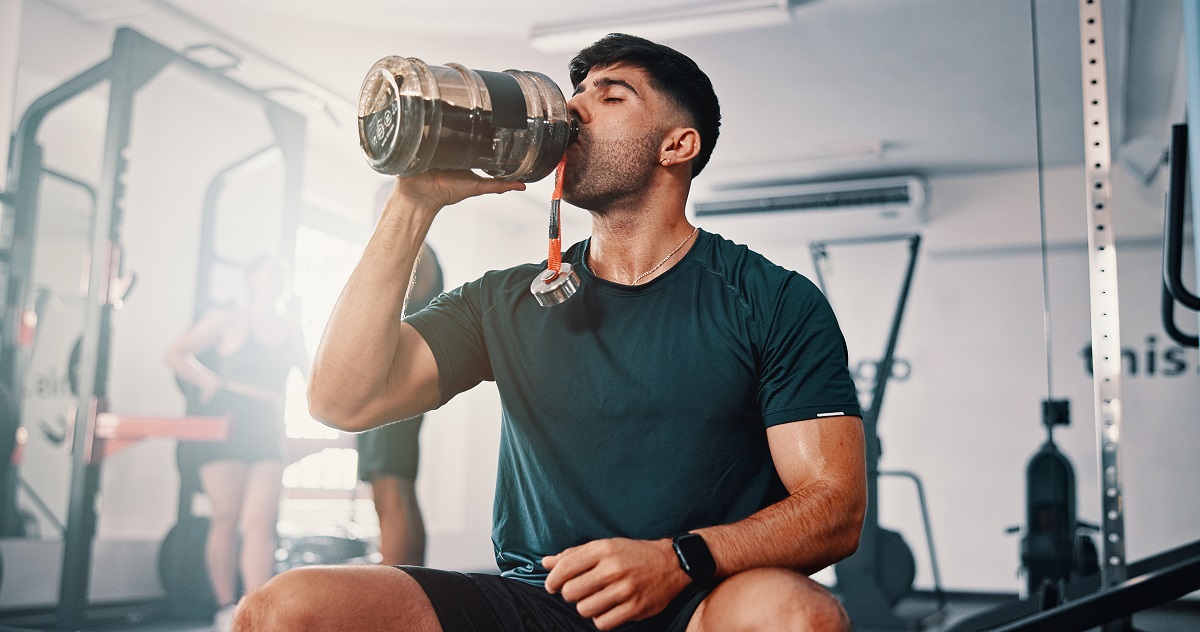 Aunque parezcan similares, cada tipo de bebida está diseñada para necesidades específicas y no deben confundirse. (Shutterstock)