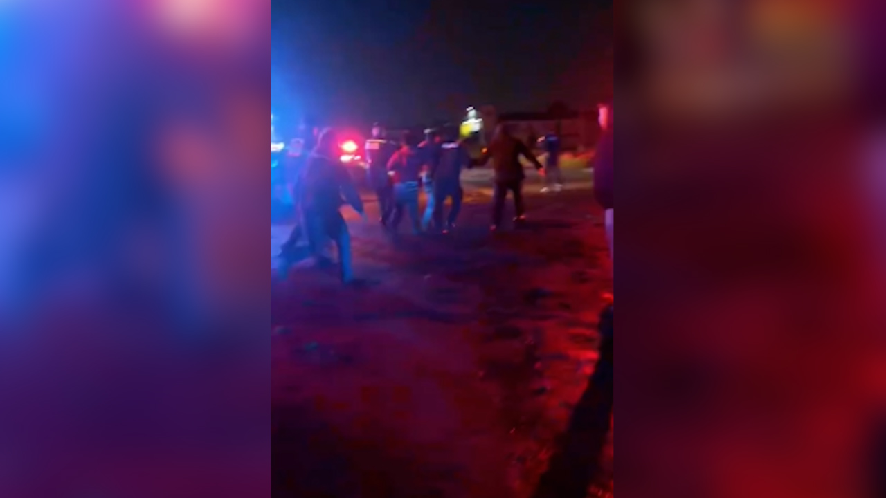 Vecinos de Toluca detienen a tres presuntos ladrones de camioneta
