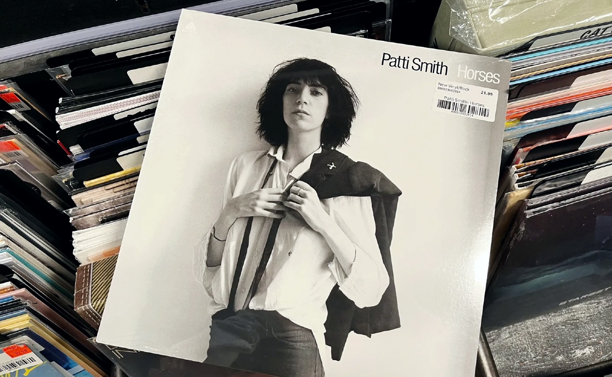 Vinilo de ‘Horses’ en una tienda de discos. (Encyclopaedia Britannica)