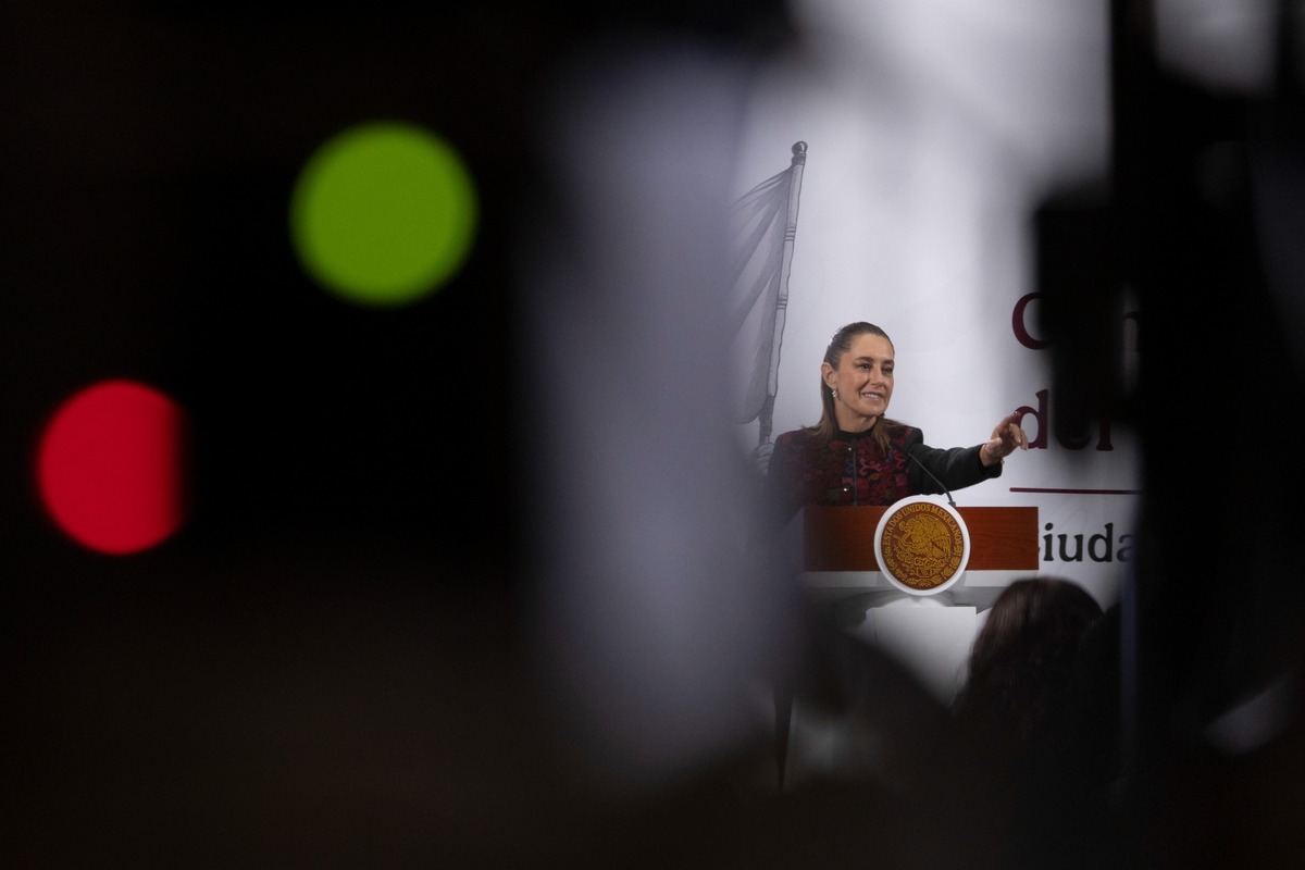Claudia Sheinbaum dijo que el gobierno no puede intervenir en decisiones de la UNAM | Foto: Especial