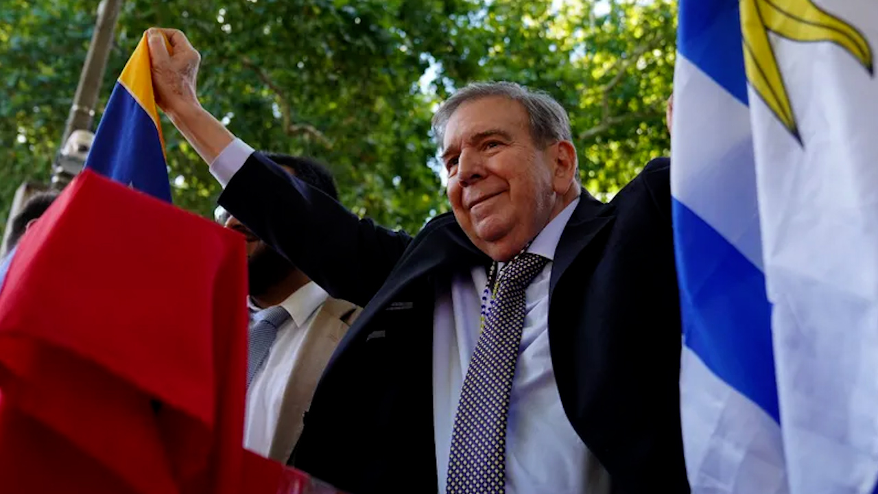 Edmundo Gonzáles felicita a María Corina Machado por ganar el Premio Nobel de la Paz