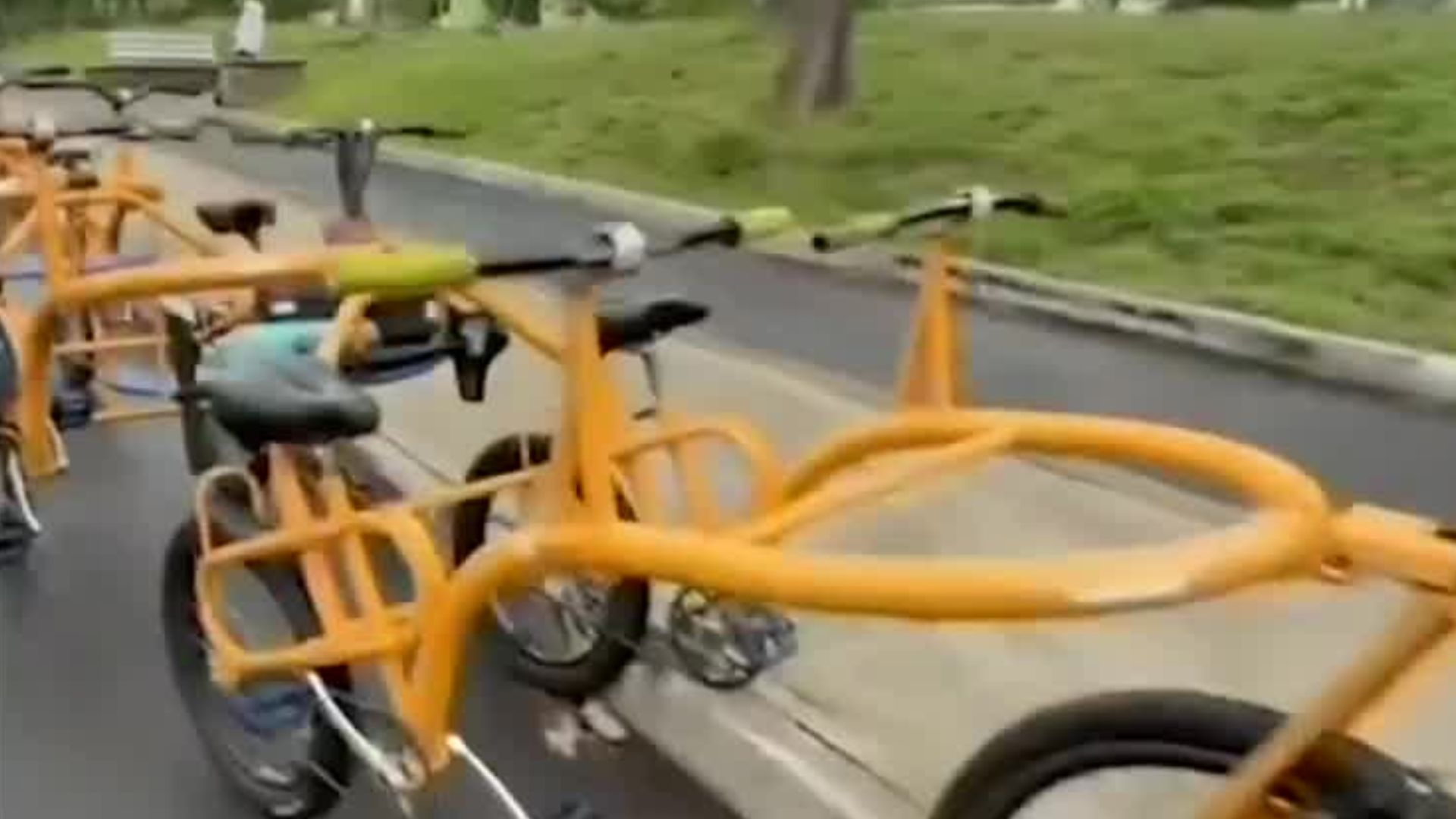 En Querétaro, personas realizan un desafío modal