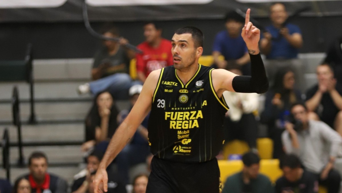 Fuerza Regia consigue el primer triunfo ante Mineros en la semifinal de Zona de la LNBP (Roberto Alanís)