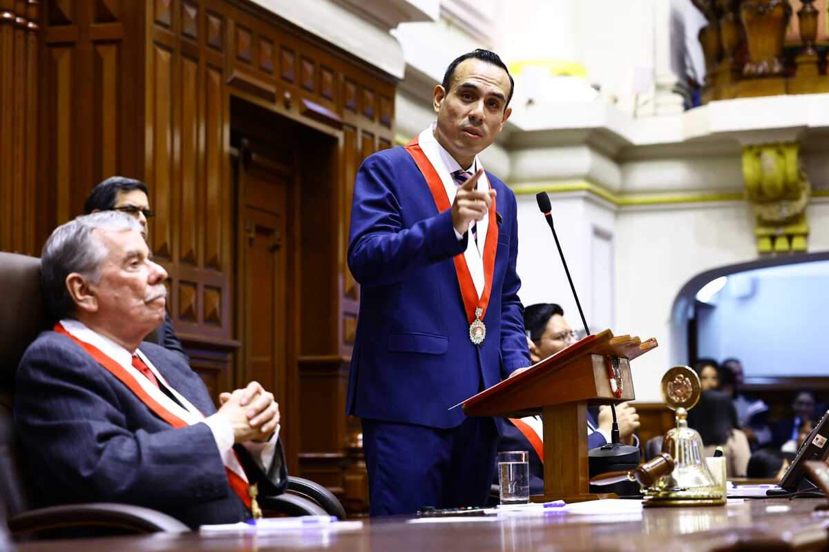 Congreso de Perú presenta moción de censura a Presidente; Jerí afirma que no renunciará