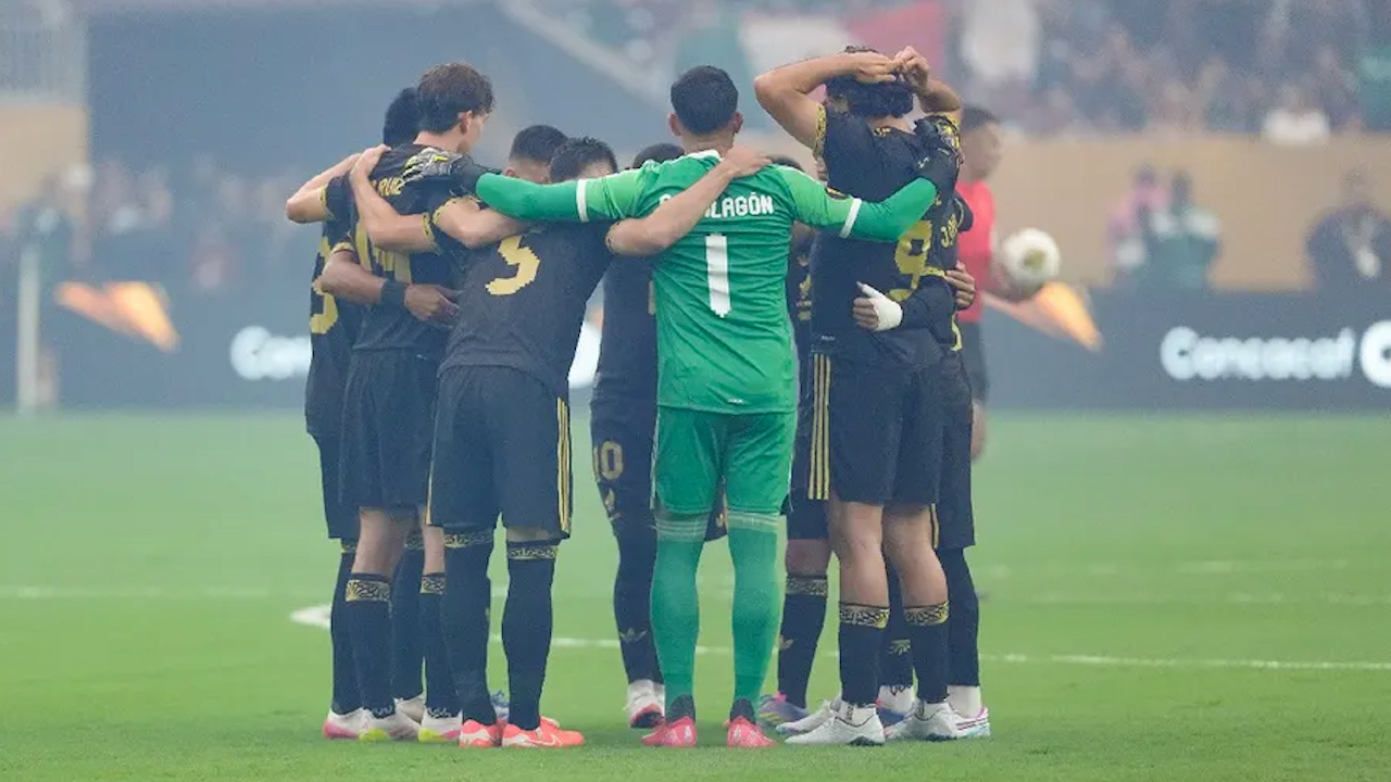 Selección Mexicana llega a Dallas previo a partido contra Colombia