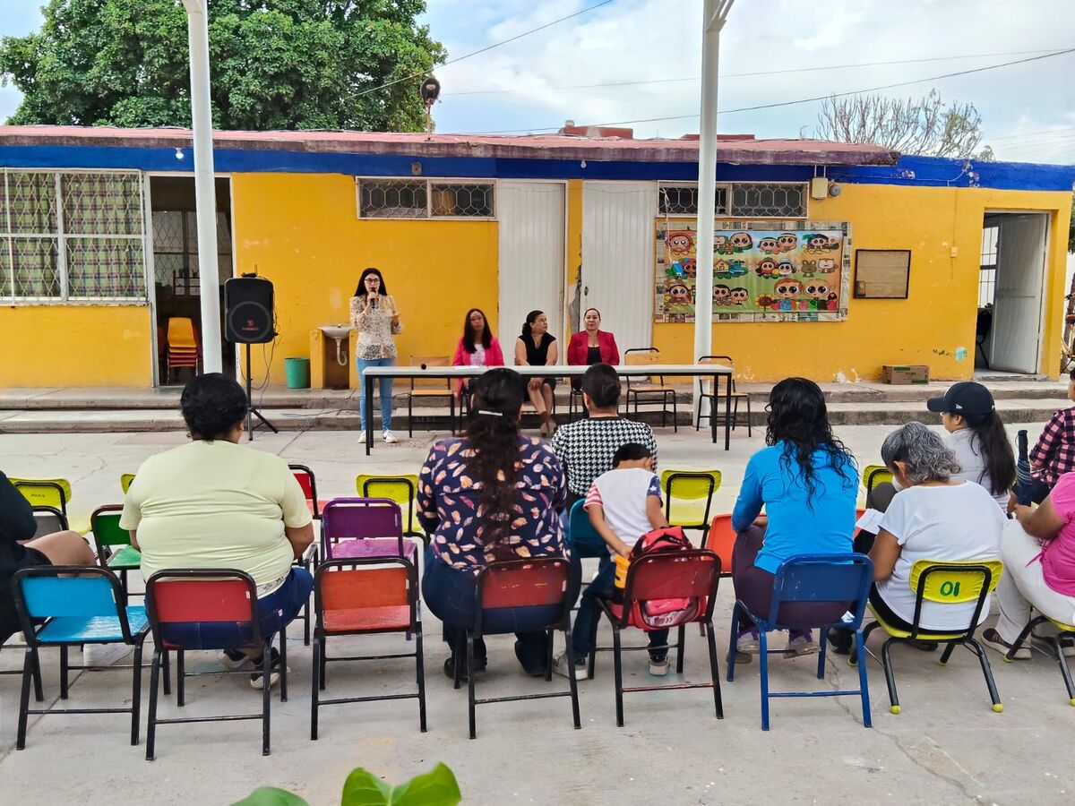 Escuela de Lerdo recibe plática sobre neurodivergencias. (Luis Alatorre)