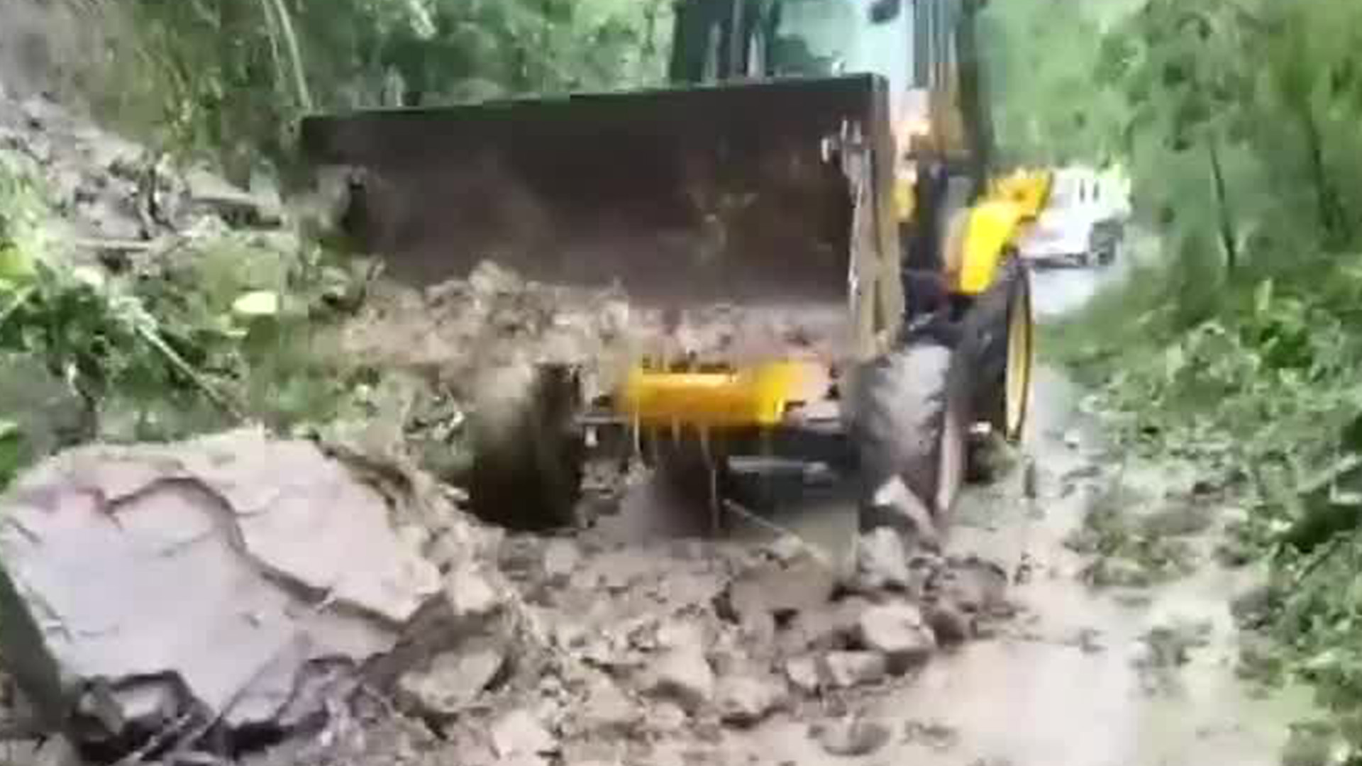 El Gobernador de Hidalgo pide ayuda, las lluvias dejan 16 muertos y 19 personas no localizadas