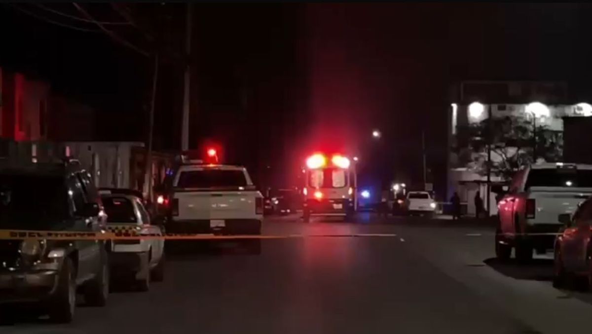 La víctima fue identificada como Javier Galván de 28 años, quien presentaba varios impactos de bala en el rostro. Édgar Plata