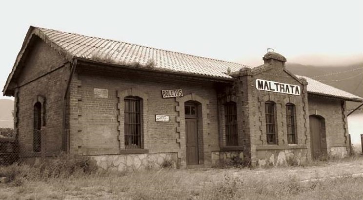 El antiguo tren conocido como "El Jarocho" hacía una parada por Maltrata. | Foto: SCT