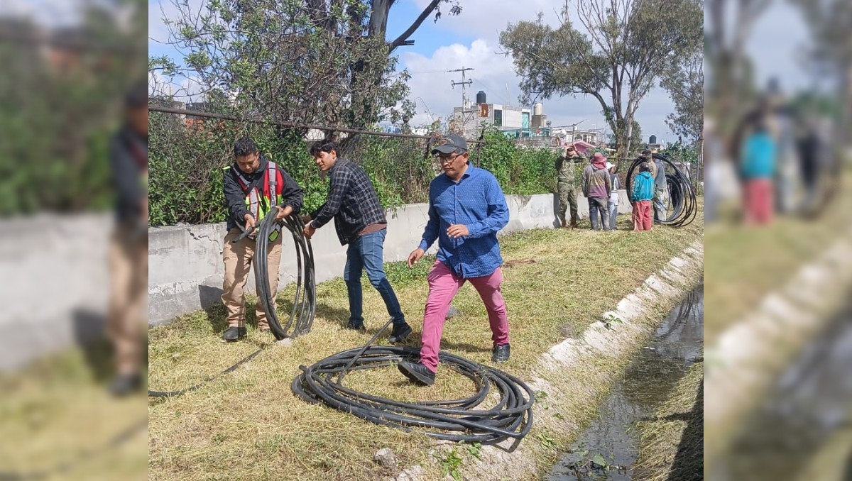 Autoridades municipales detectaron la red de mangueras negras por calles de las colonias Media Luna. | Especial