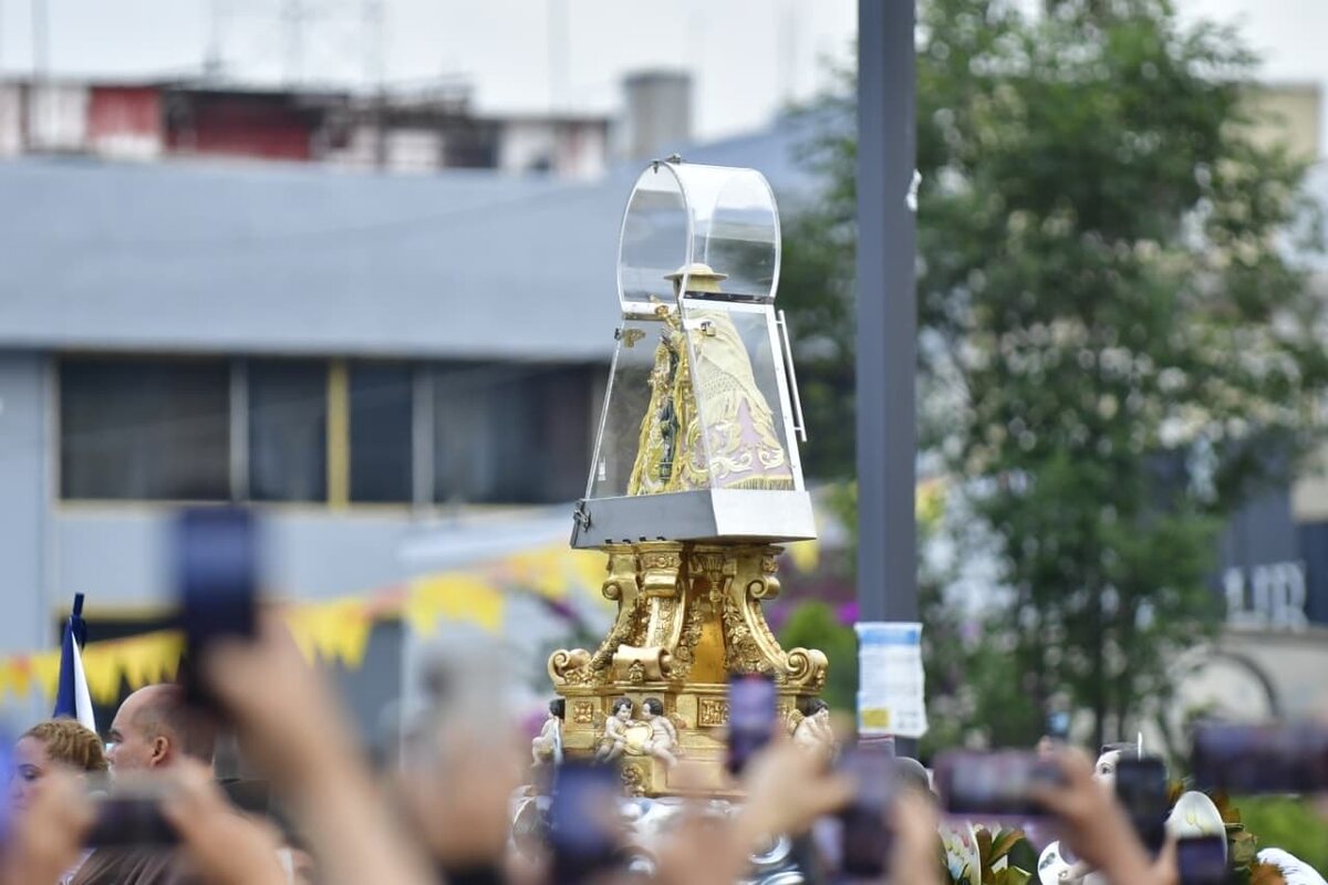 Avanza 'La Generala' rumbo a su casa en Zapopan. (Cortesía)