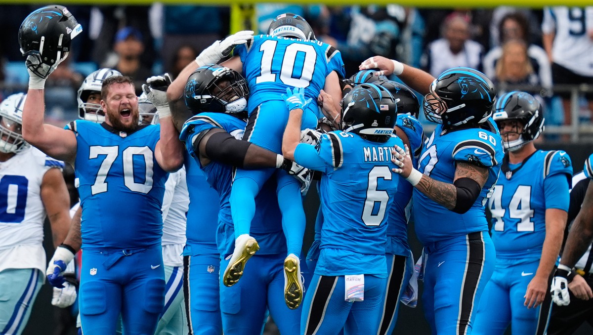 Carolina Panthers vence a Dallas Cowboys y suma su tercer triunfo en la NFL (AP)