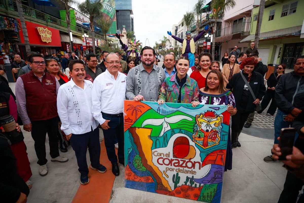 Fueron colocados 4 mil 550 metros cuadrados de concreto y mil 350 de piedra pórfido en pavimento y banquetas. | Especial