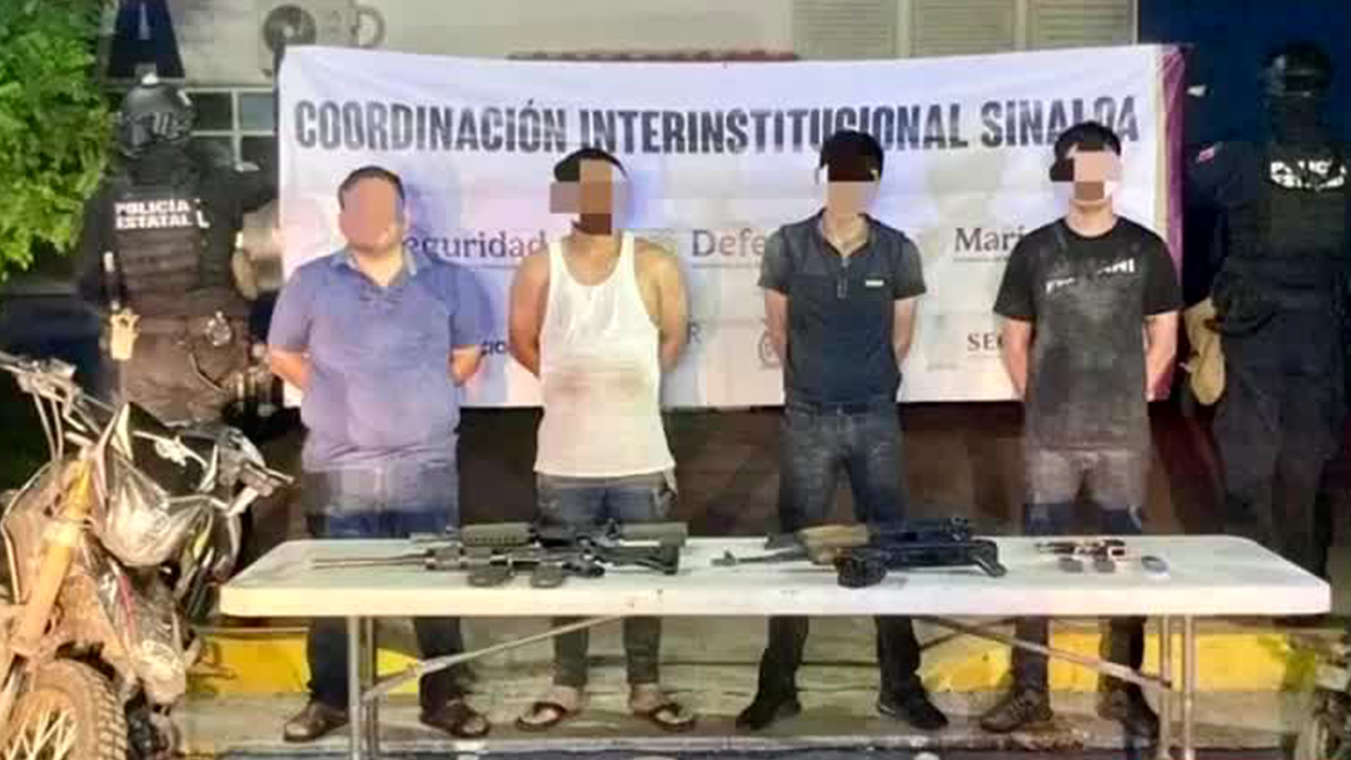 Detienen a 4 hombres armados que huían en motocicletas luego de un operativo en Sinaloa