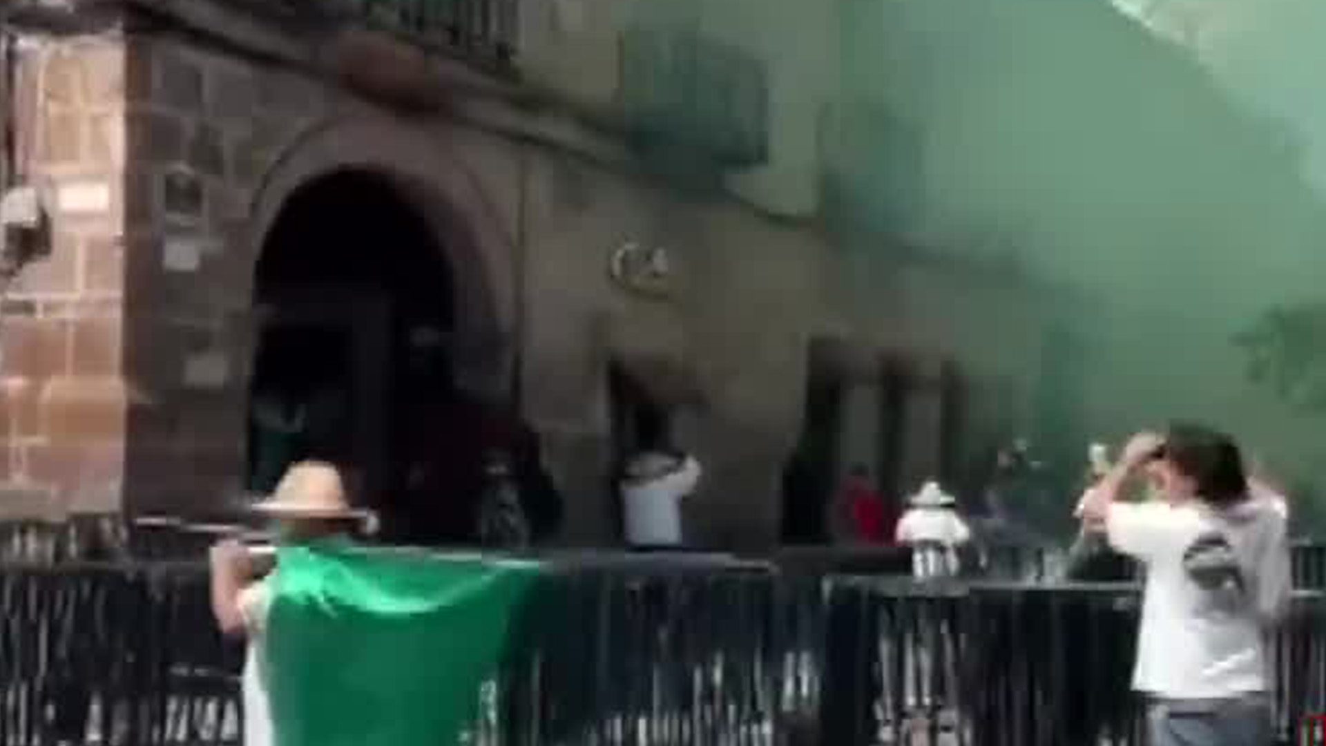 La marcha del 12 de octubre terminó en fuerte enfrentamiento con la Guardia Civil en Morelia