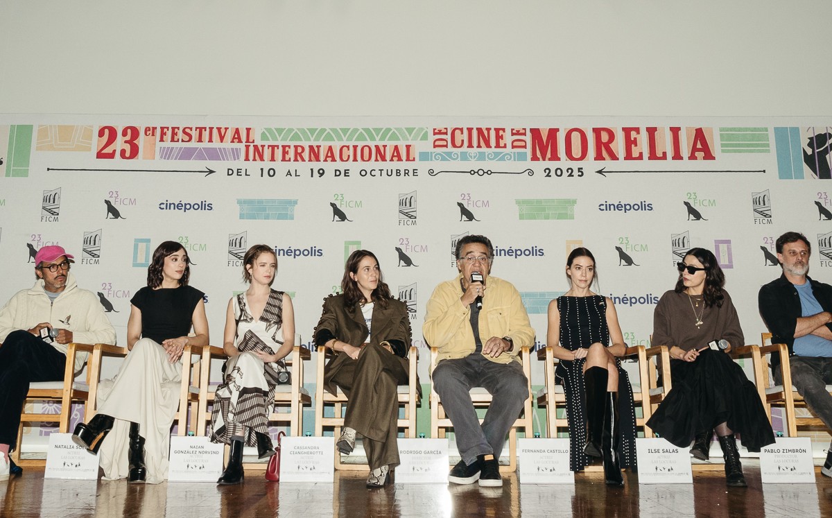 Rodrigo García y el elenco de Las locuras  al Festival Internacional de Cine de Morelia. FOTO: Gabriela Yarasseth