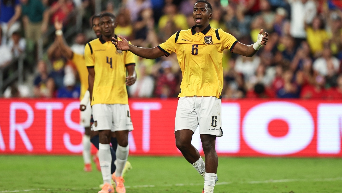 La defensa del equipo ecuatoriano es la zona más fuerte en el campo (Foto: AFP)