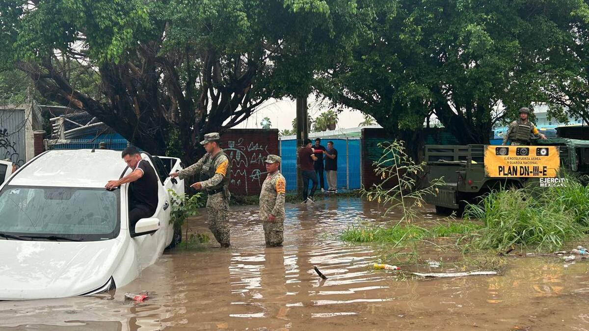 Distintas dependencias ayudan a Los afectados a mantenerse a salvo. (Cortesía)