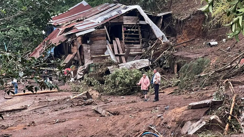 Doce muertos en Puebla por intensas lluvias; Defensa activa apoyo a damnificados