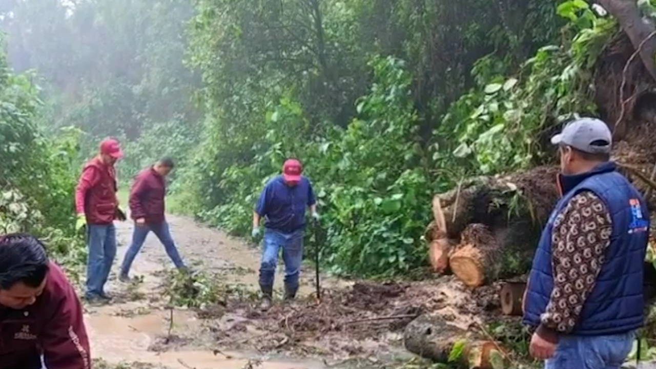 Lluvias causan daños viales y de vivienda en Hidalgo